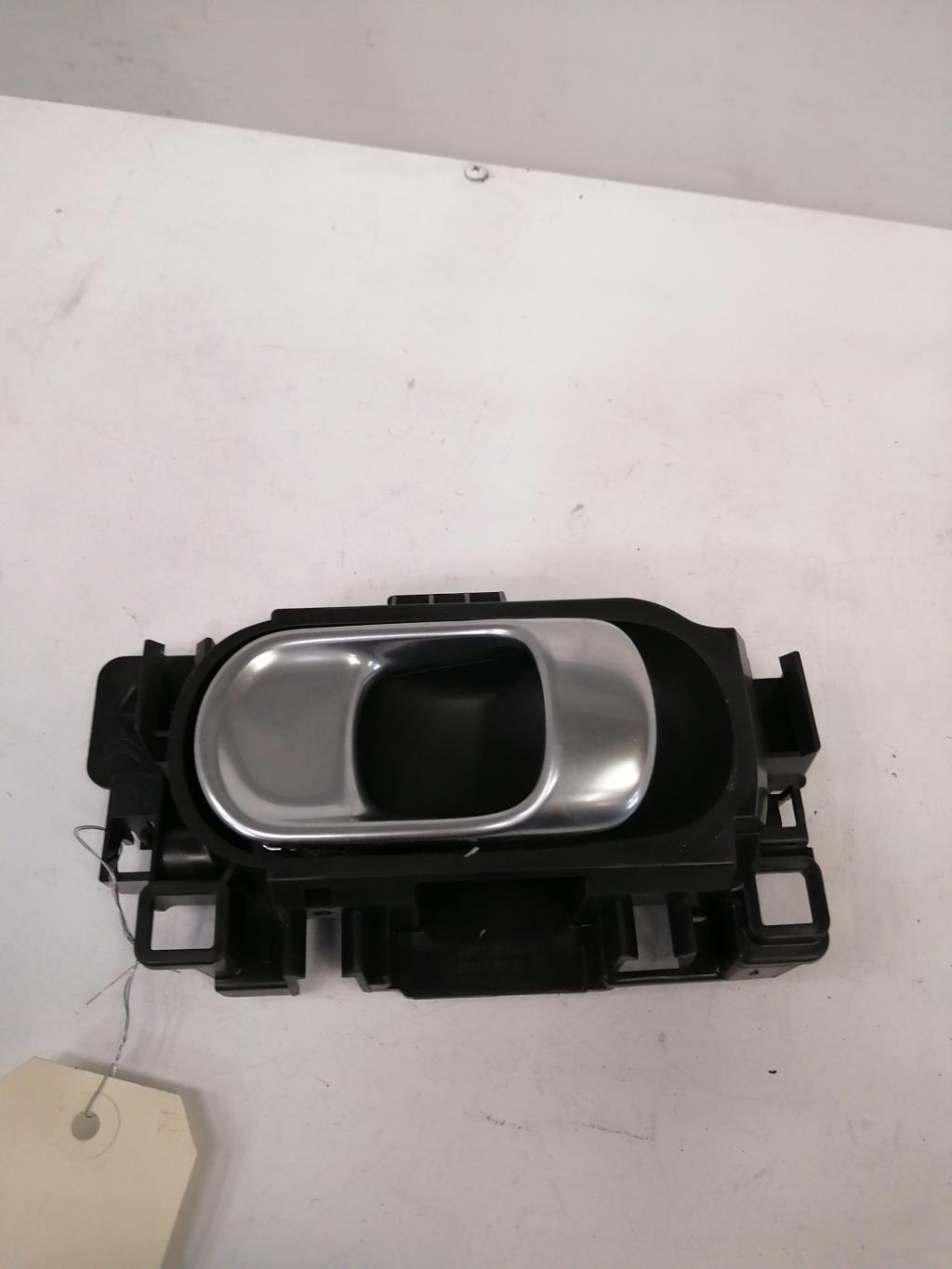 Poignee interieur avant gauche CITROEN C4 CACTUS Diesel - 1