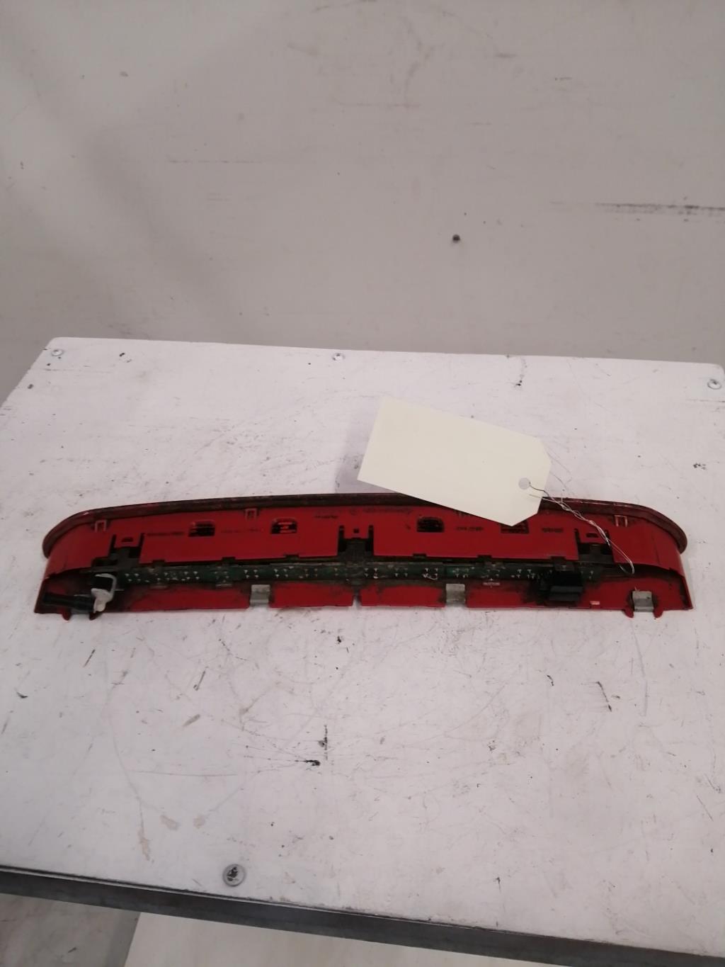 Feu arriere stop central VOLKSWAGEN GOLF 6 Diesel - 1
