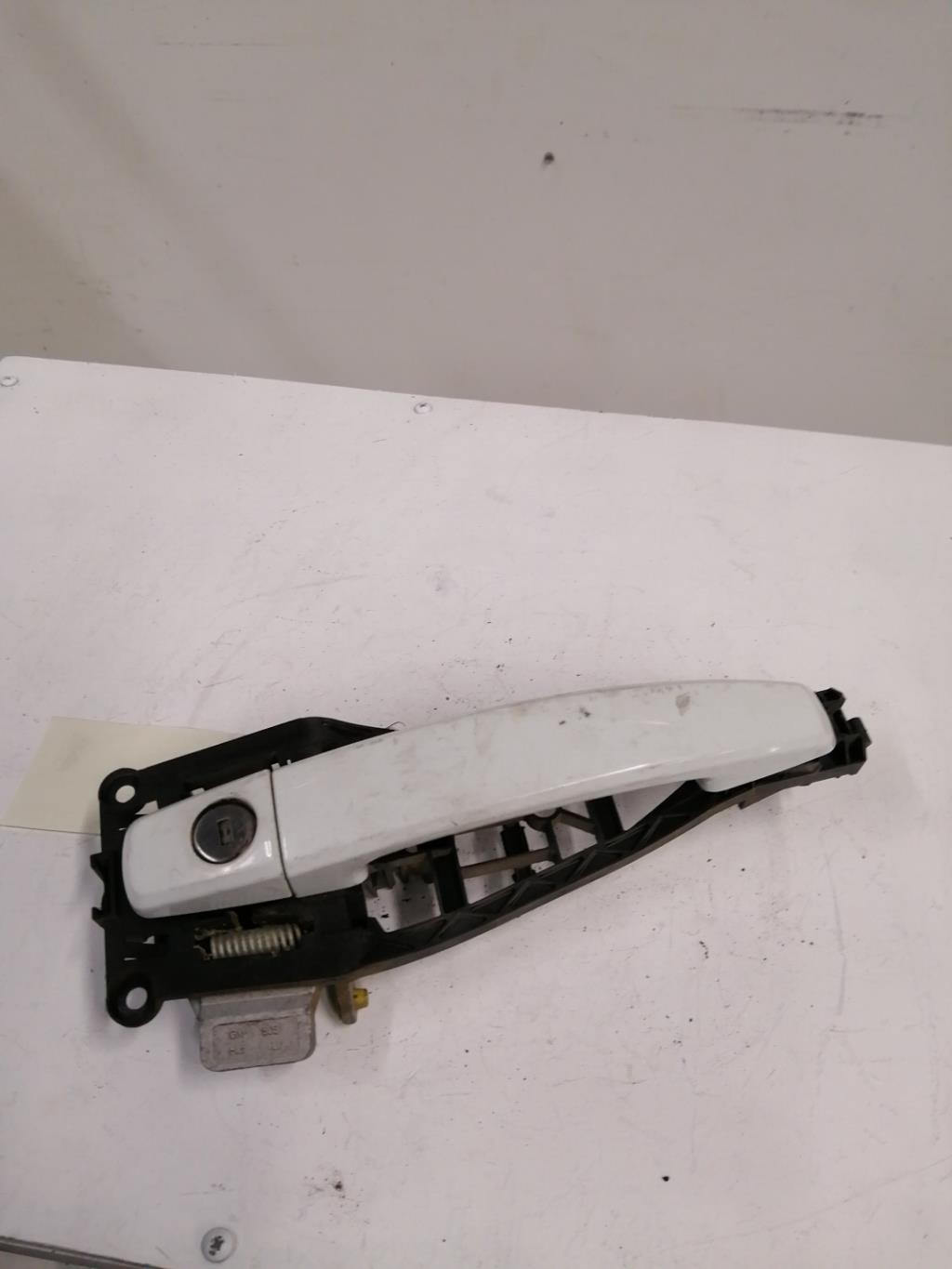 Poignee porte avant gauche OPEL CORSA D PHASE 2  - 1
