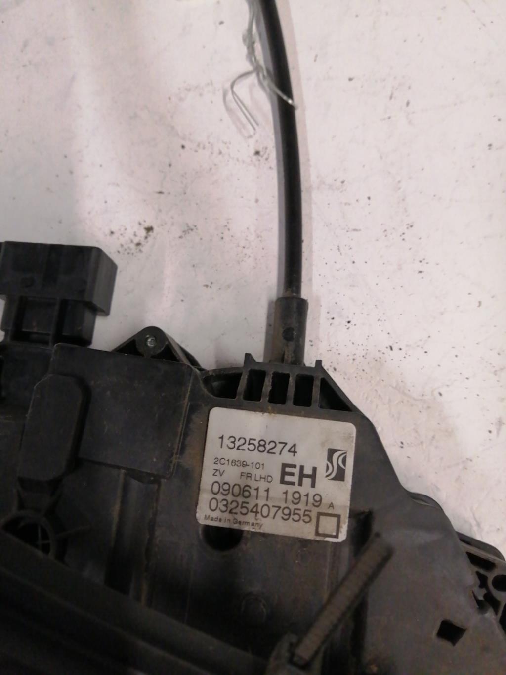 Serrure avant droit OPEL CORSA D PHASE 2  - 1