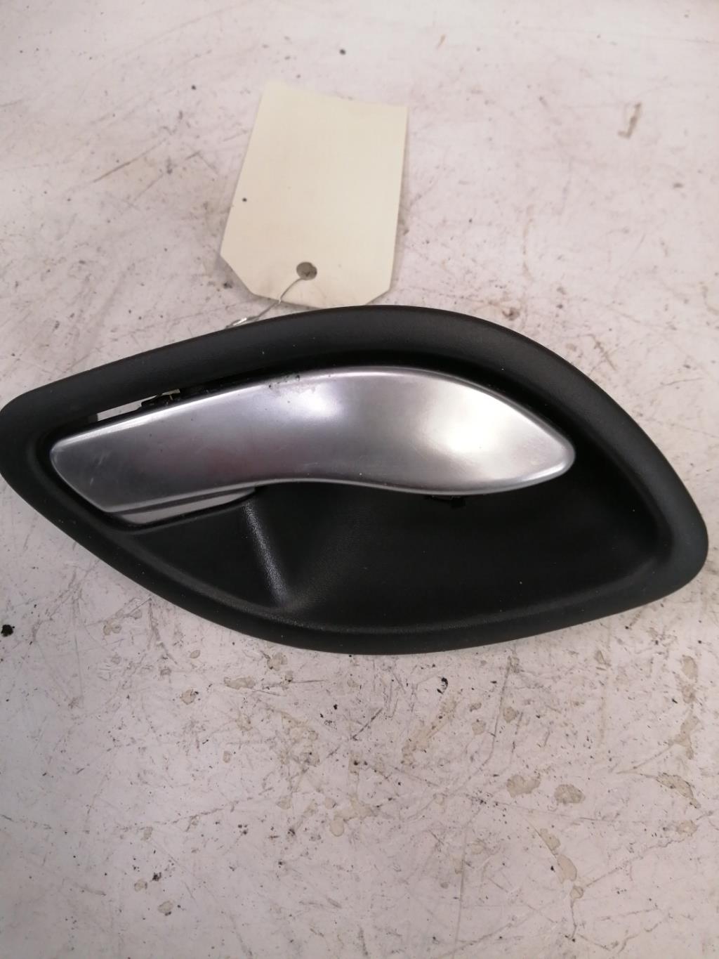 Poignee interieur avant droit RENAULT LAGUNA 2 PHASE 2 Essence - 1