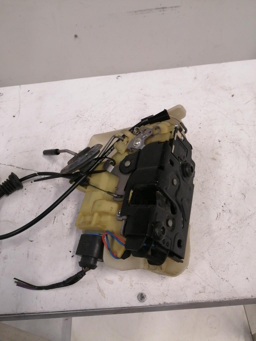 Serrure avant droit VOLKSWAGEN TRANSPORTER 5 PHASE 1 Diesel - 1