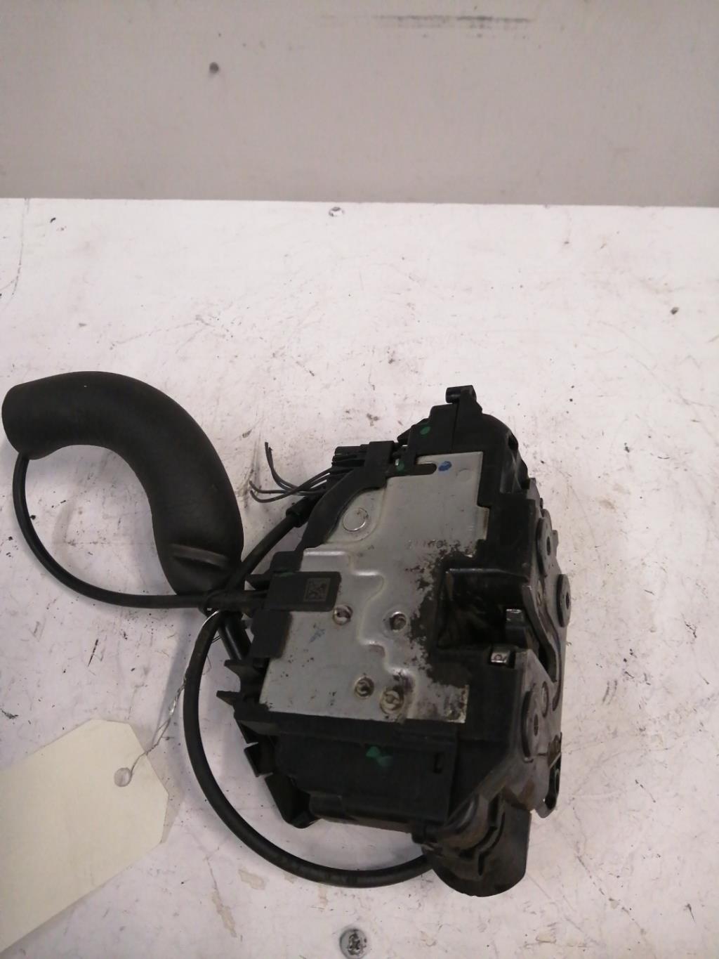 Serrure avant gauche RENAULT MEGANE 3 PHASE 1 BREAK Diesel - 1