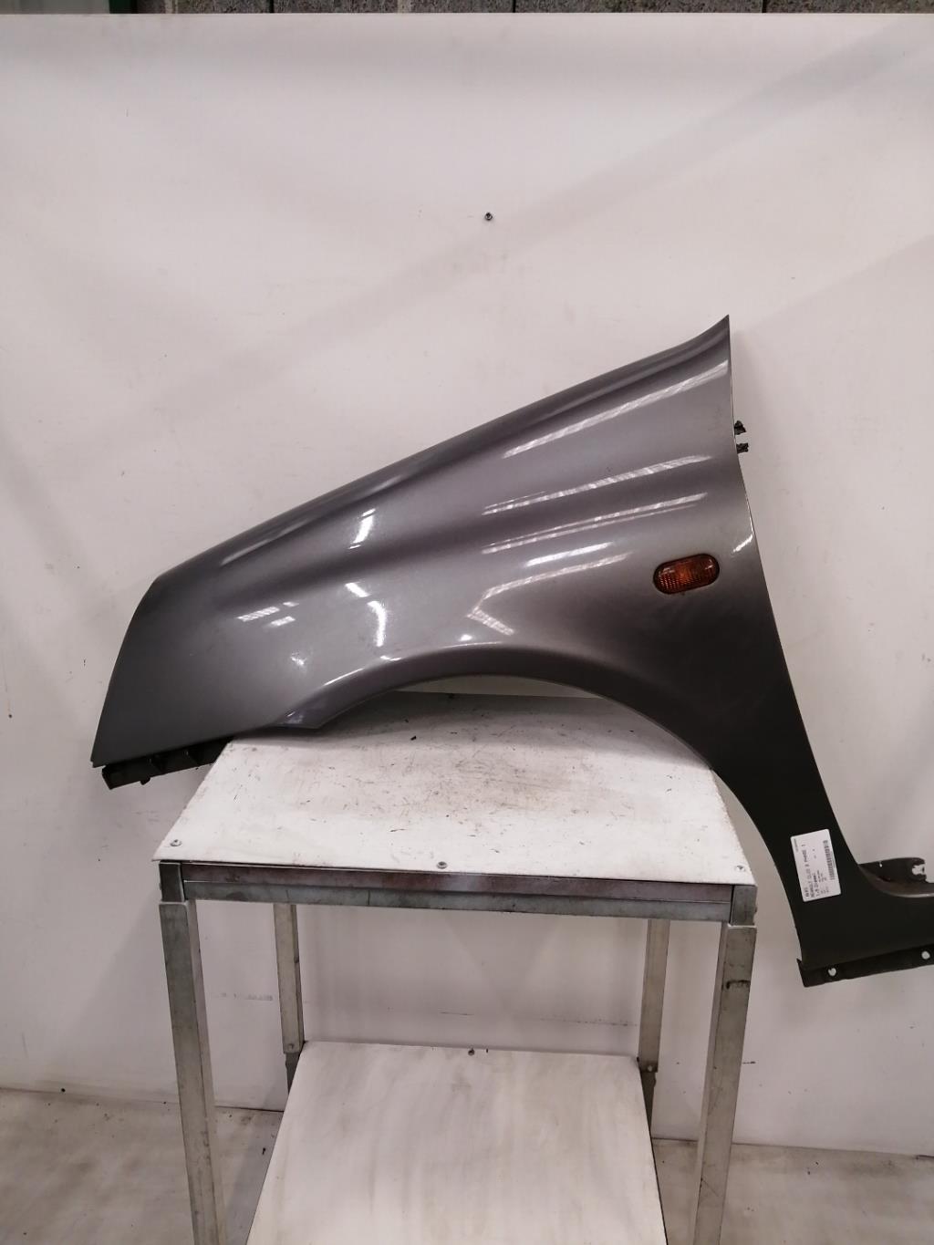 Aile avant gauche RENAULT CLIO 2 PHASE 2  - 1
