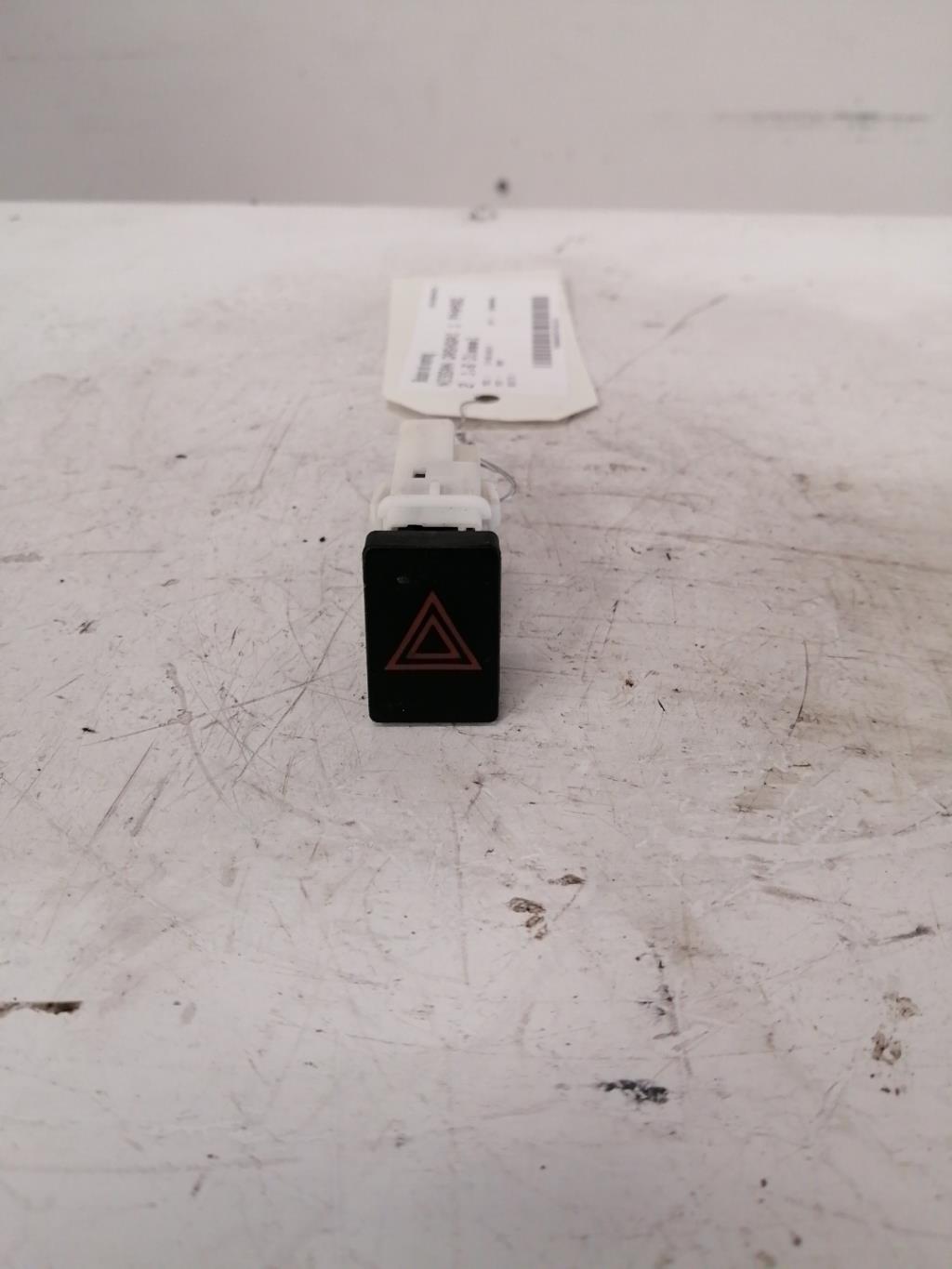Bouton de warning NISSAN QASHQAI 1 PHASE 2 Diesel - 1