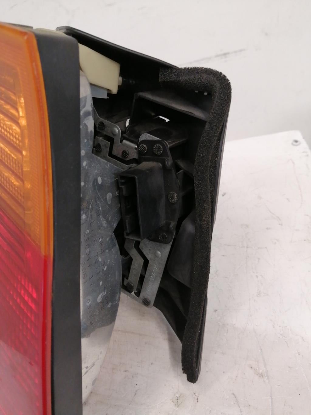 Feu arriere principal gauche (feux) BMW SERIE 3 E46 PHASE 1 Diesel - 1