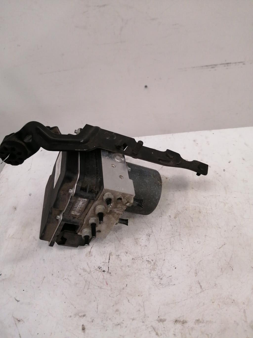 Bloc ABS (freins anti-blocage) BMW SERIE 5 E61 TOURING PHASE 1 BREAK Diesel - 1