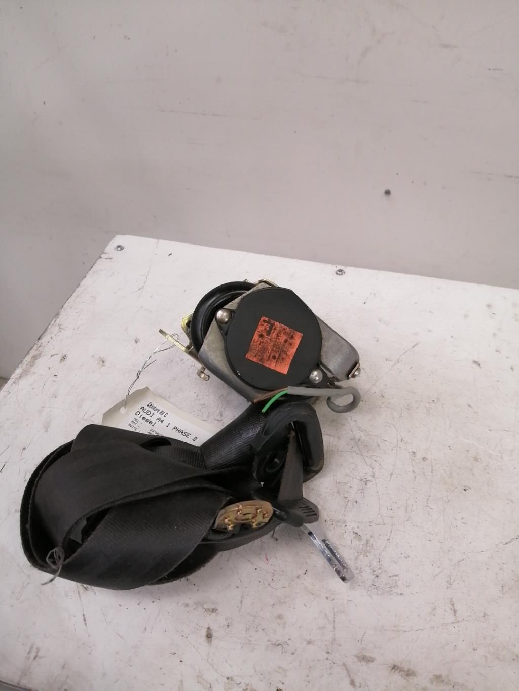 Ceinture avant gauche AUDI A4 1 PHASE 2 Diesel - 1