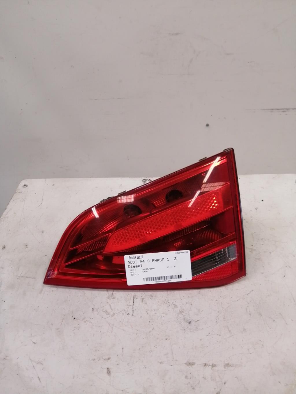 Feu arriere secondaire droit (feux) AUDI A4 3 PHASE 1 Diesel - 1