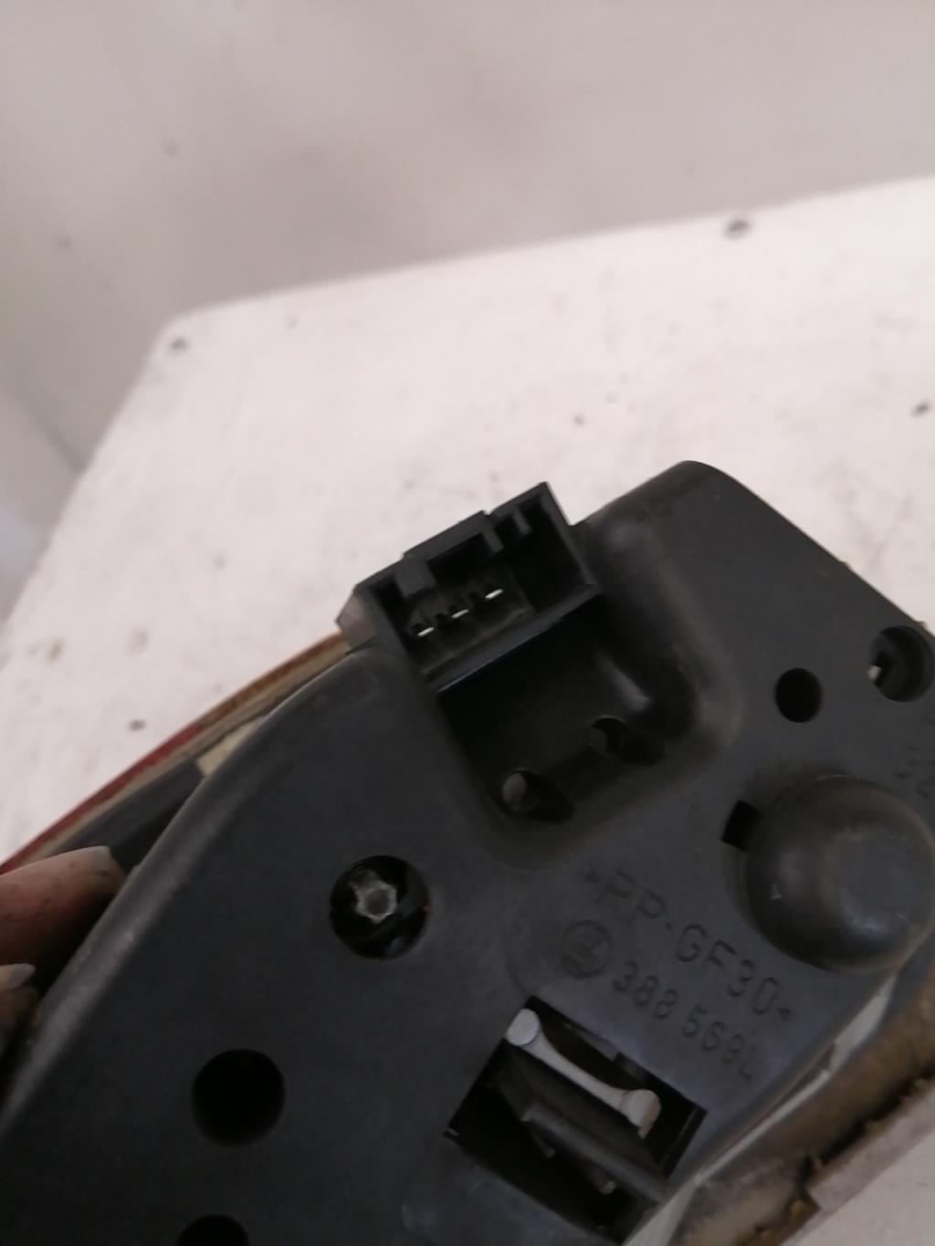 Feu arriere secondaire gauche (feux) BMW SERIE 3 E46 PHASE 2 Diesel - 1
