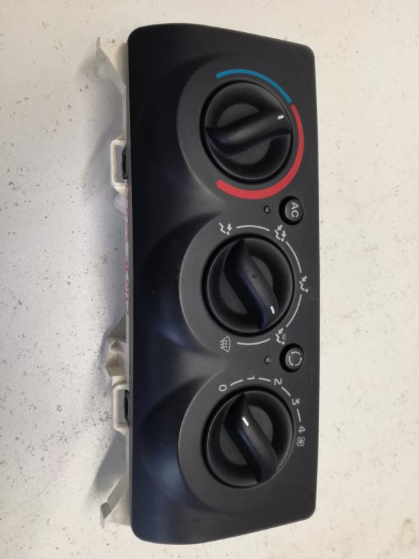 Commande chauffage RENAULT CLIO 2 PHASE 2 Diesel - 1