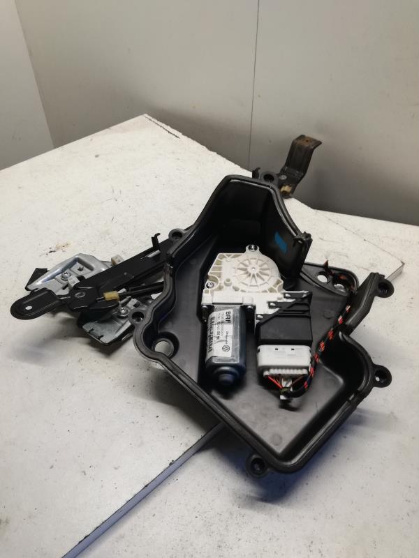 Alzacristalli elettrico posteriore destro SEAT LEON 2 PHASE 1 Diésel - 1