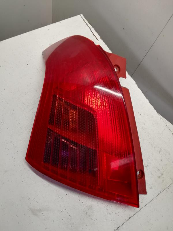 Fanale posteriore principale sinistro (luci) SUZUKI SWIFT 3 Diésel - 1