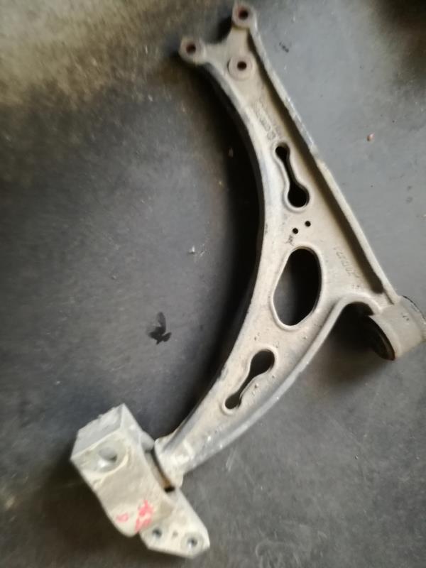 Triangle avant droit VOLKSWAGEN GOLF PLUS PHASE 1 Diesel - 1