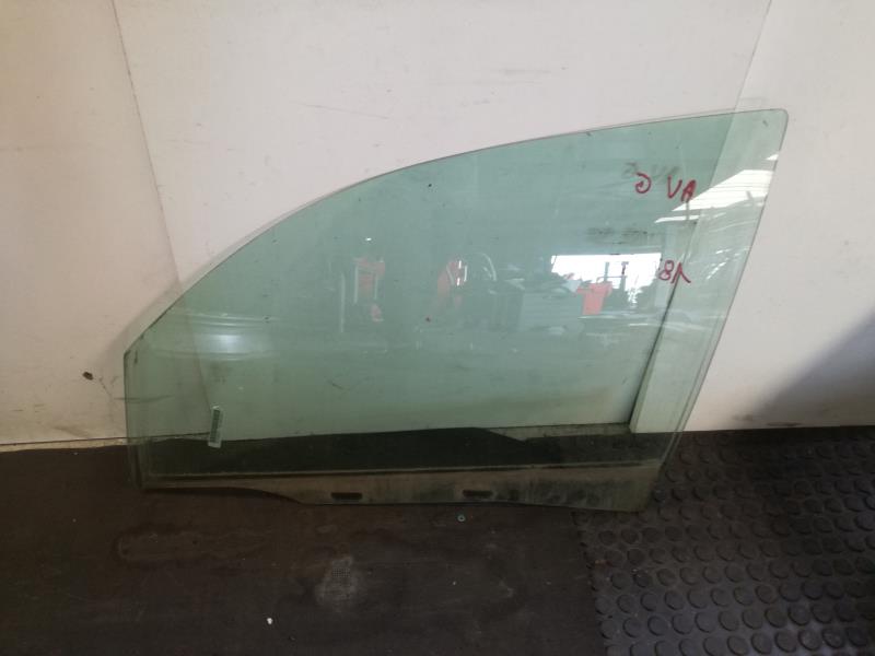 Vitre avant gauche CHRYSLER PT CRUISER PHASE 1 BREAK Diesel - 1