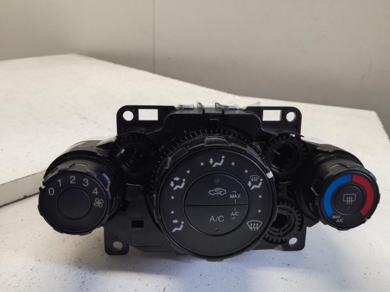 Commande chauffage FORD FIESTA 6 PHASE 1 Diesel - 1