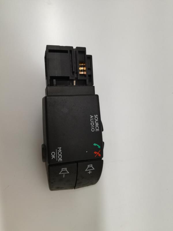 Commande autoradio RENAULT CLIO 4 PHASE 1 Diesel - 1