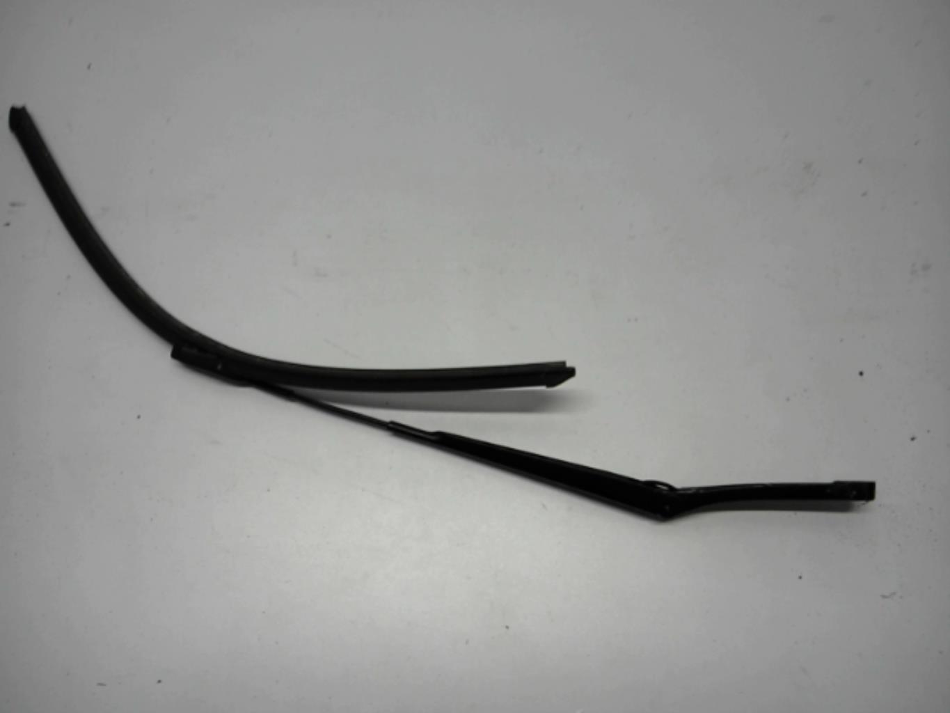 Braccio tergicristallo anteriore sinistro VOLKSWAGEN PASSAT 7 PHASE 1 BREAK Gasolina/Híbrido - 1