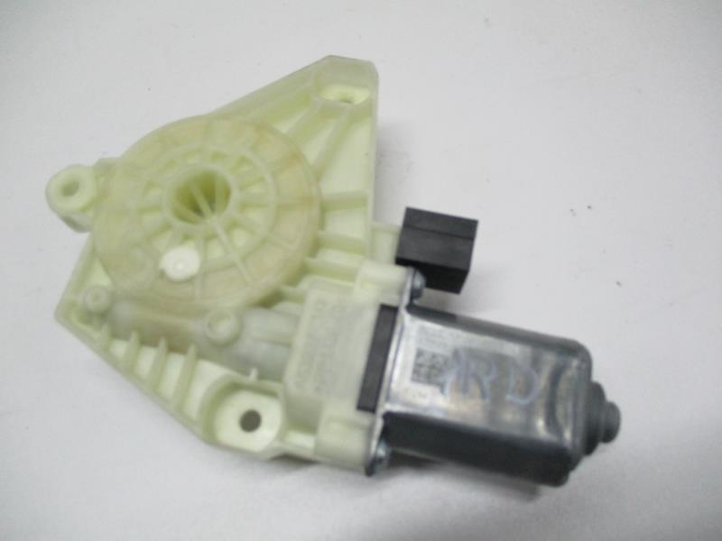 Alzacristalli elettrico posteriore destro VOLKSWAGEN PASSAT 7 PHASE 1 BREAK Gasolina/Híbrido - 1