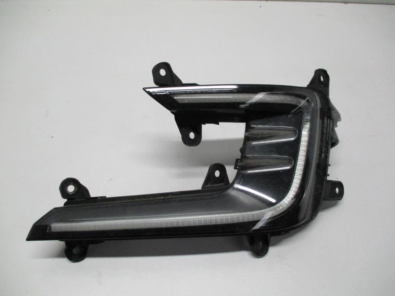Feu diurne avant gauche VOLKSWAGEN PASSAT 7 PHASE 1 BREAK Essence/Hybride - 1