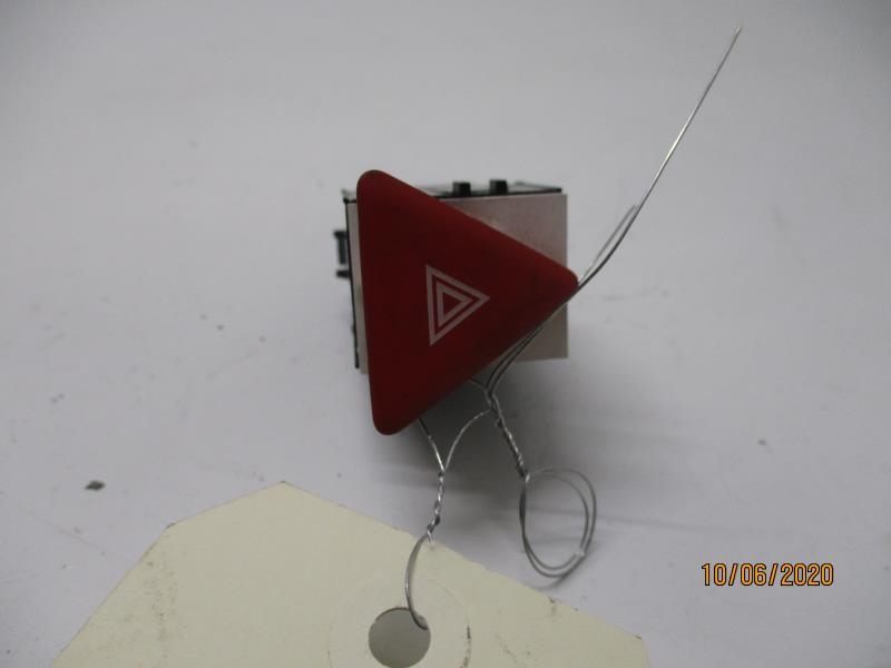 Bouton de warning VOLKSWAGEN SCIROCCO 3 PHASE 1 COUPE Essence - 1
