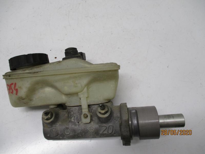 Cilindro maestro (freno) VOLKSWAGEN POLO 3 Gasolina - 1