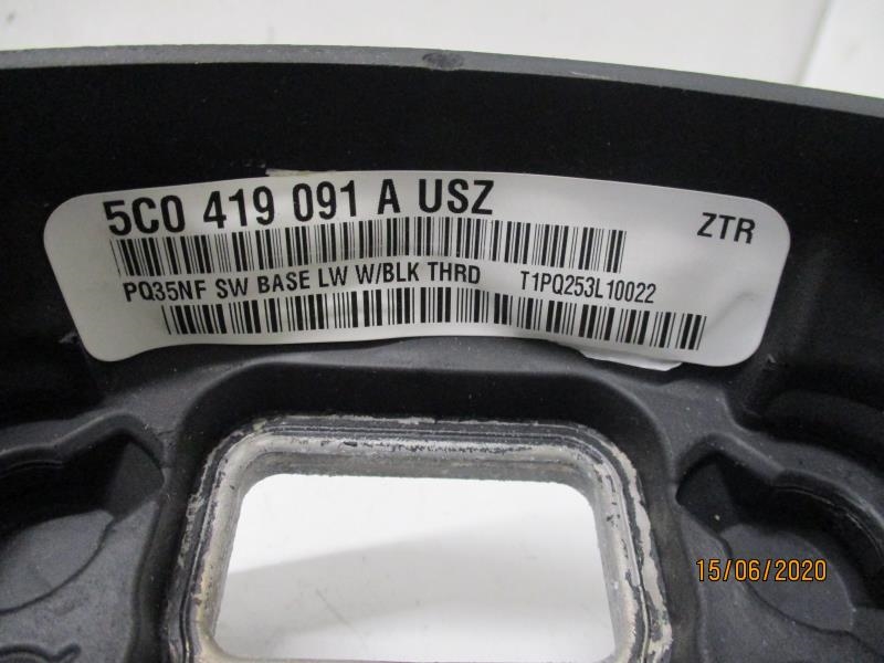 Volant VOLKSWAGEN GOLF 6 BREAK Essence - 1
