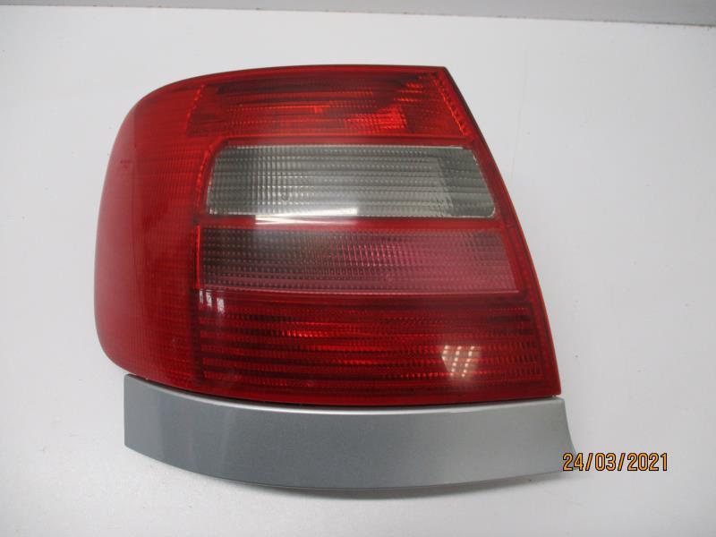 Fanale posteriore principale sinistro (luci) AUDI A4 1 PHASE 1 Diésel - 1