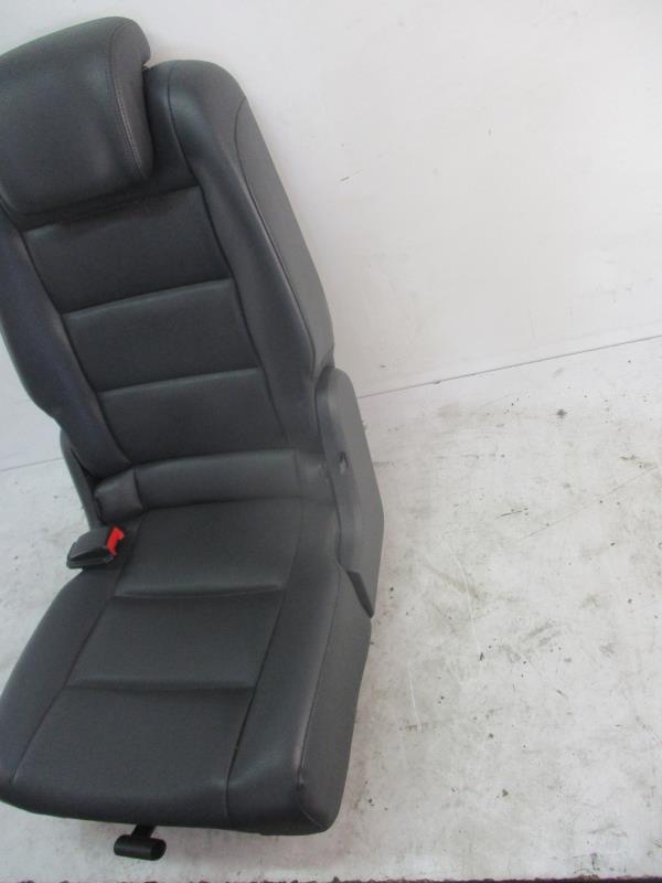 Sedile posteriore sinistro VOLKSWAGEN TOURAN 2 Diésel - 1