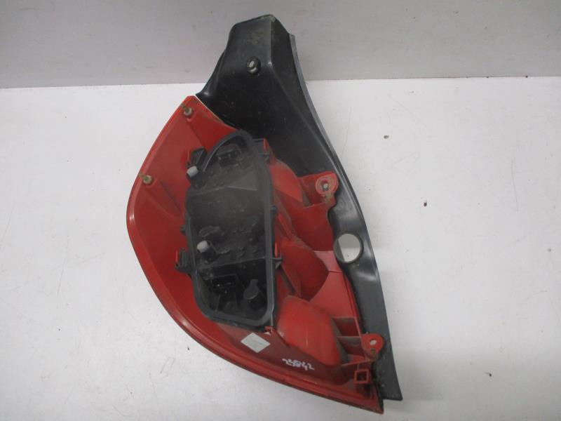 Fanale posteriore principale destro (luci) RENAULT CLIO 3 PHASE 1 Diésel - 1