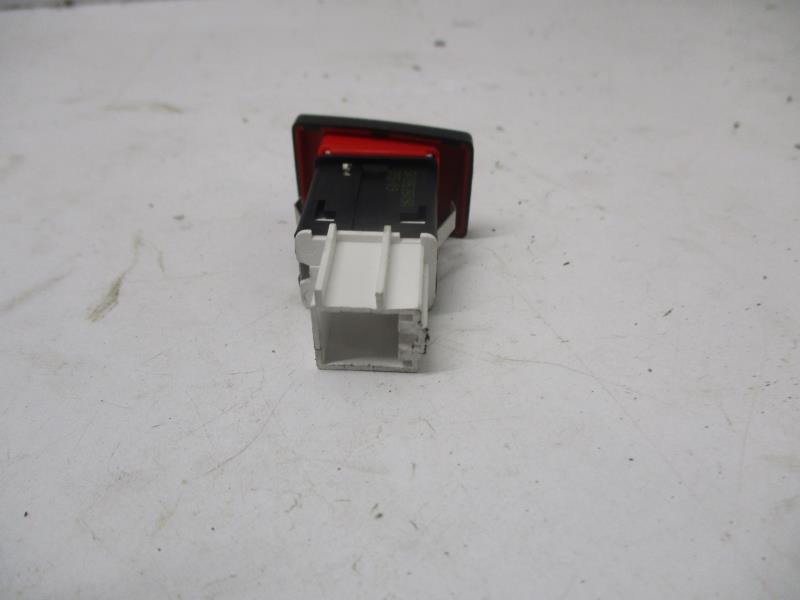 Bouton de warning VOLKSWAGEN GOLF 6 Diesel - 1