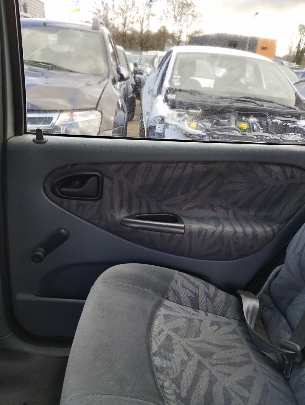 Maniglia interna posteriore destra RENAULT SCENIC 1 PHASE 1 Diésel - 1