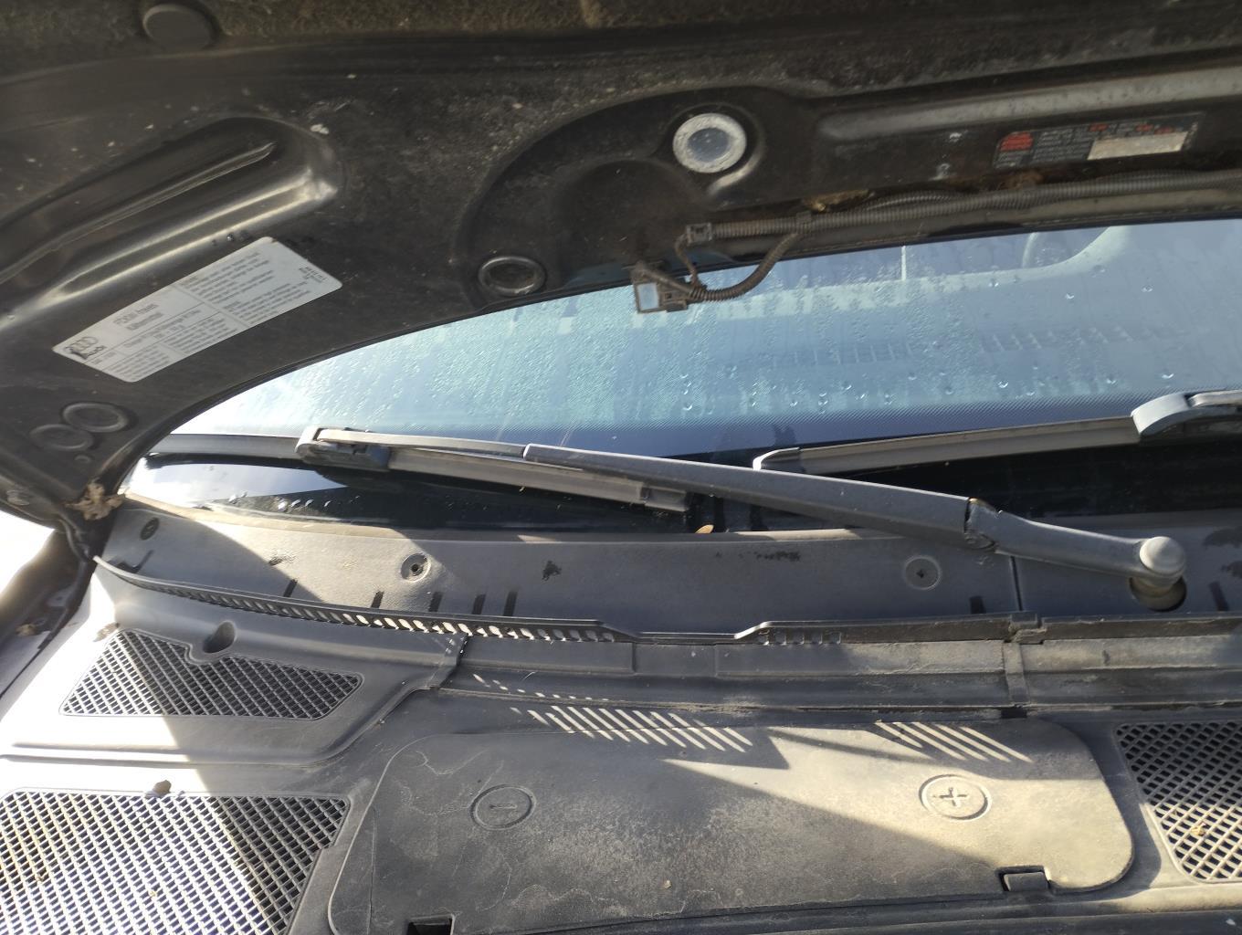 Braccio tergicristallo anteriore destro AUDI A4 1 PHASE 2 Diésel - 1