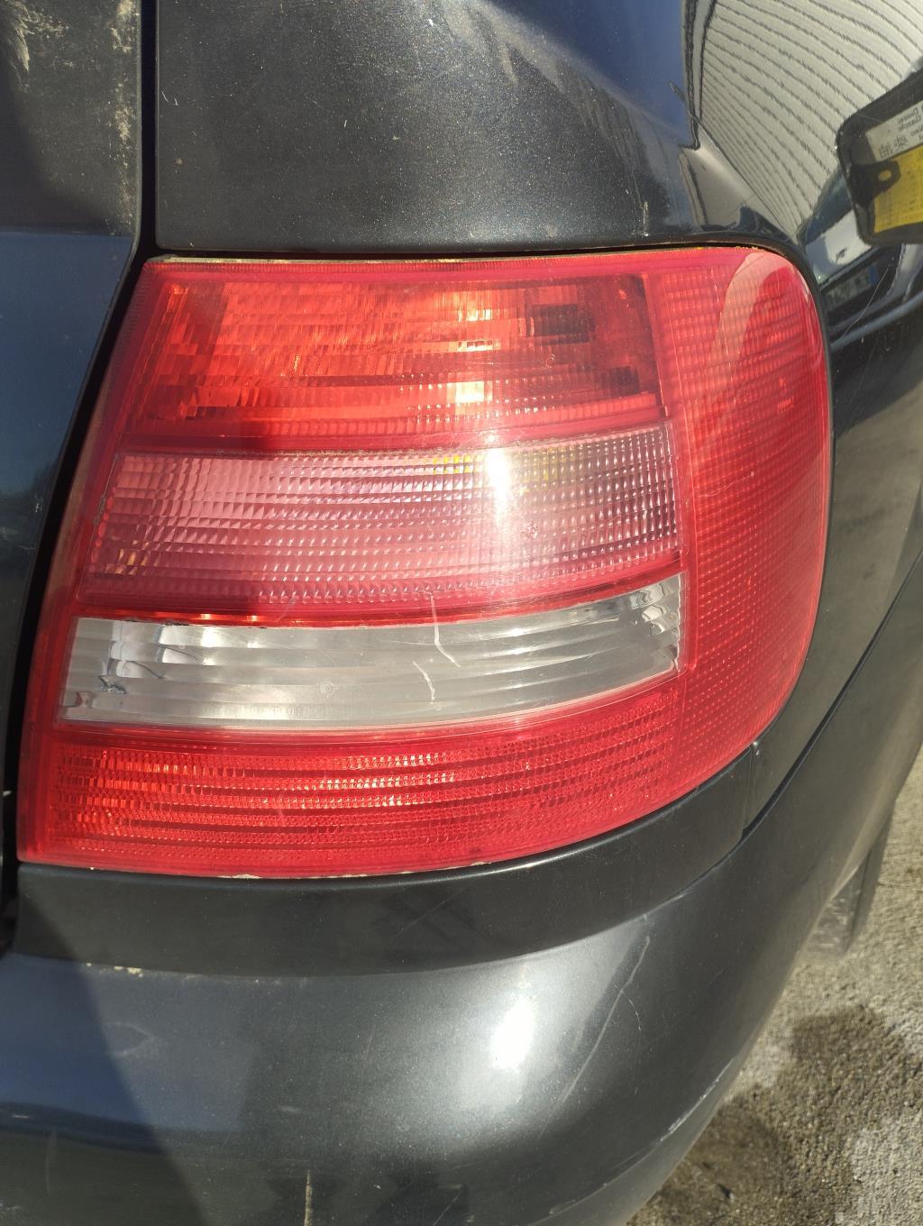 Feu arriere principal droit (feux) AUDI A4 1 PHASE 2 Diesel - 1