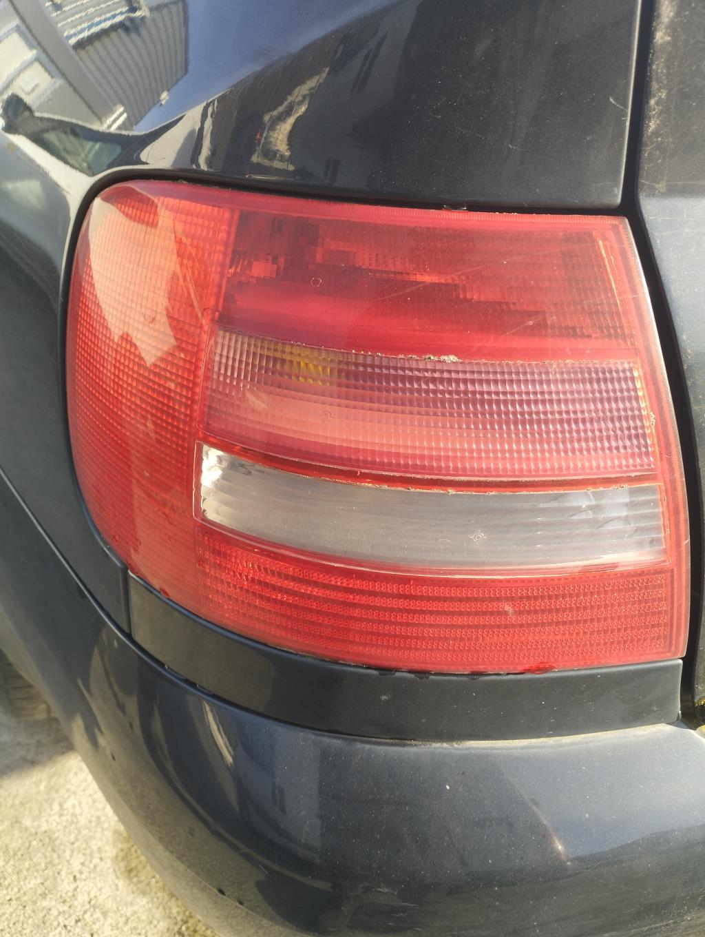 Fanale posteriore principale sinistro (luci) AUDI A4 1 PHASE 2 Diésel - 1
