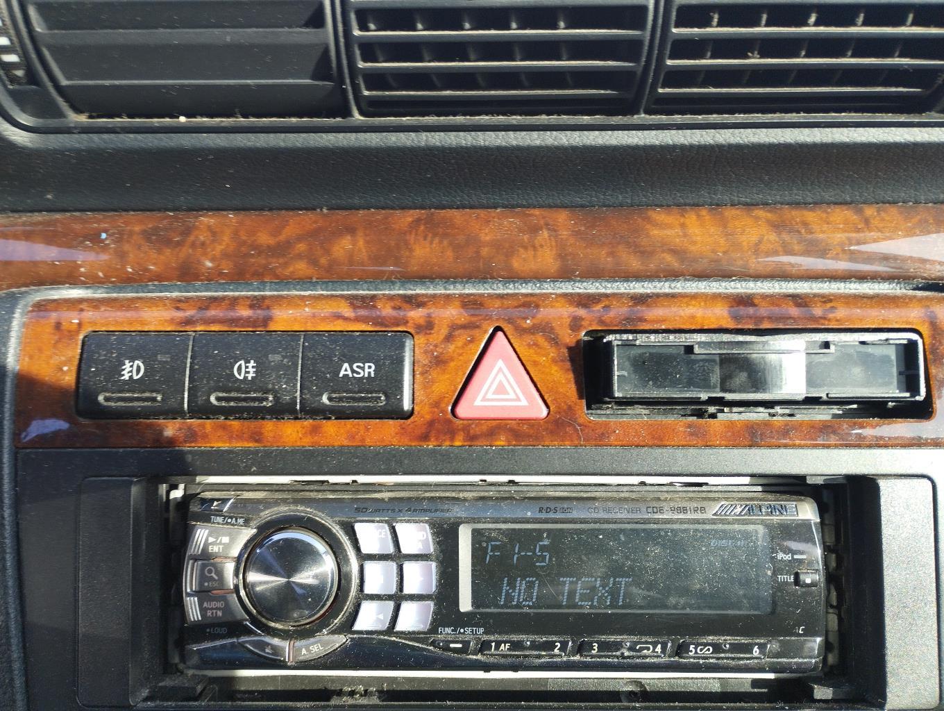 Bouton de warning AUDI A4 1 PHASE 2 Diesel - 1