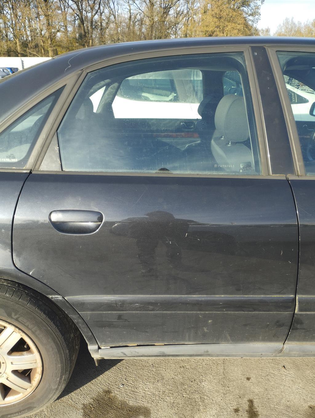 Alzacristalli manuale posteriore destro AUDI A4 1 PHASE 2 Diésel - 1