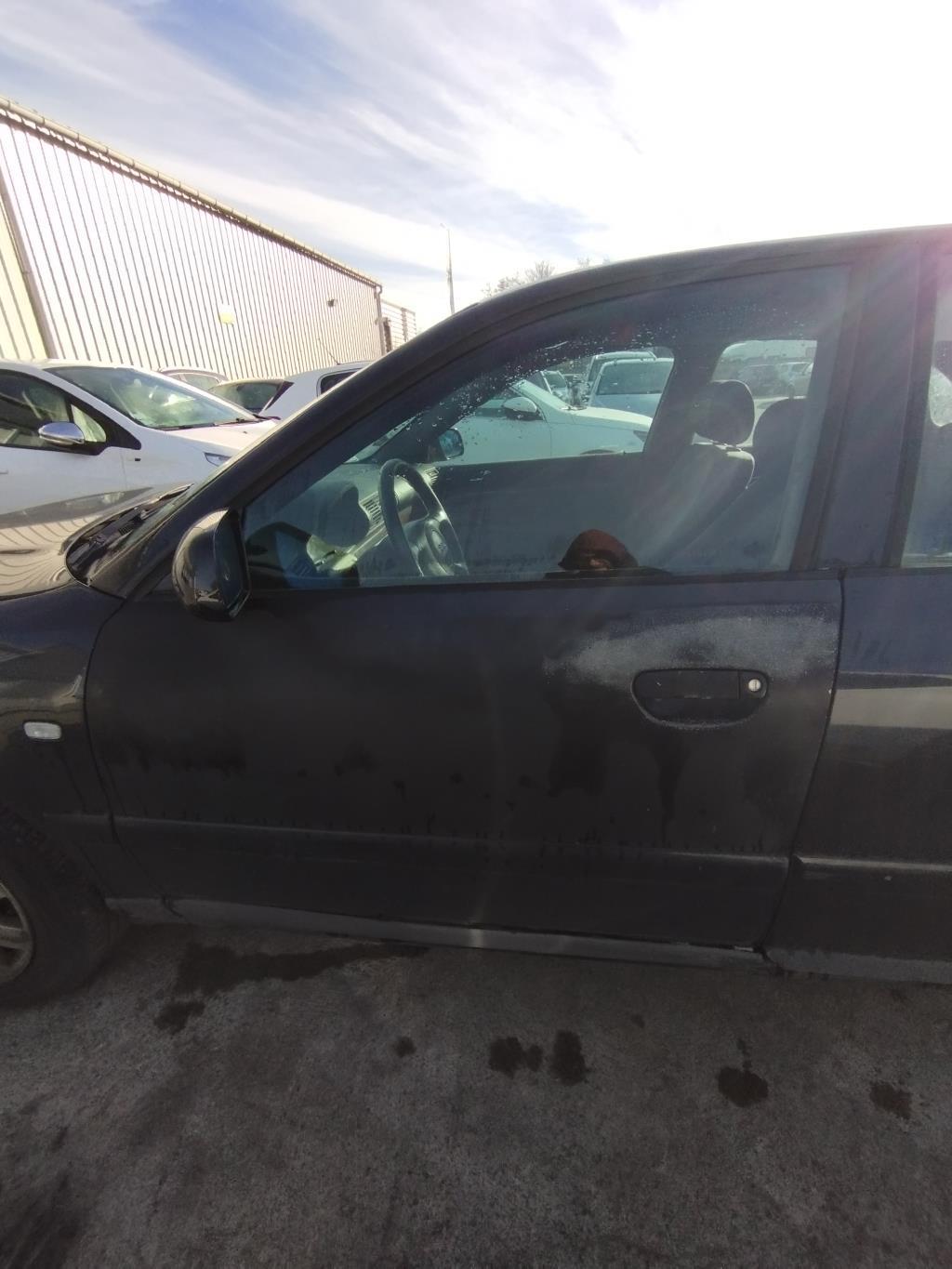 Serrure avant gauche AUDI A4 1 PHASE 2 Diesel - 1