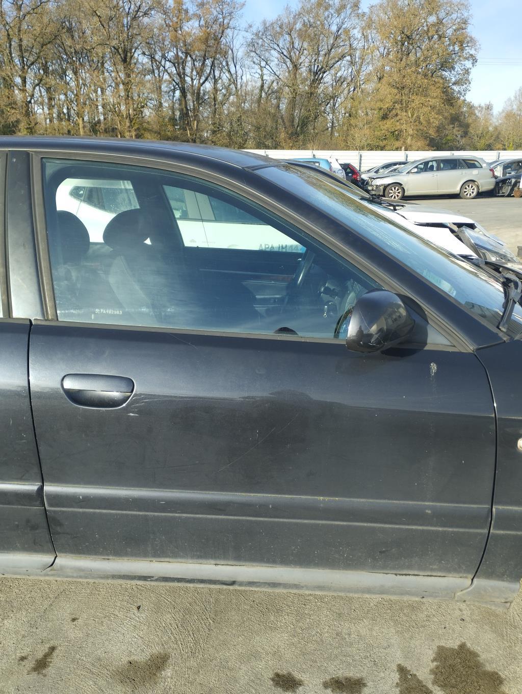Serrure avant droit AUDI A4 1 PHASE 2 Diesel - 1