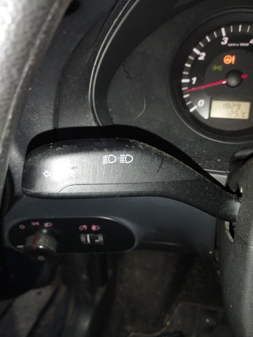 Commodo phare SEAT IBIZA 3 PHASE 1 Essence - 1