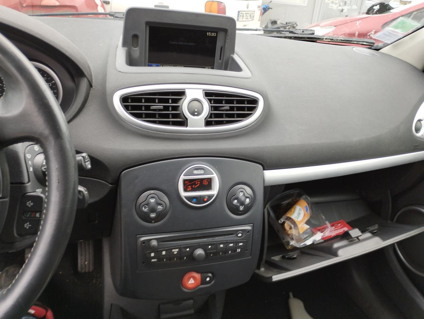Ecran GPS RENAULT CLIO 3 PHASE 2 Diesel - 1