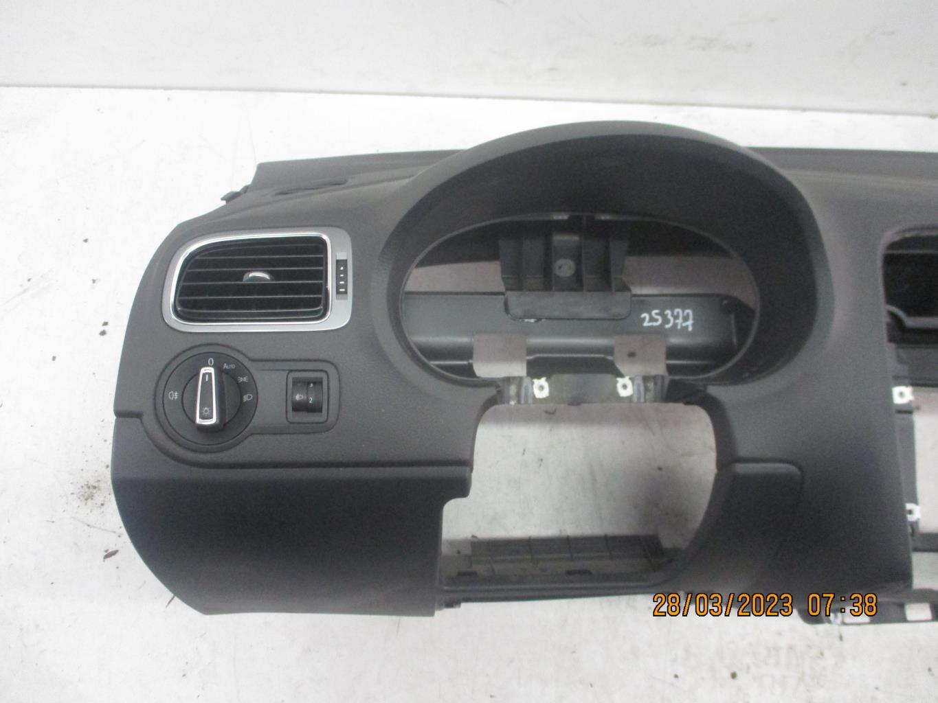 Cruscotto VOLKSWAGEN POLO 5 PHASE 2 Diésel - 1
