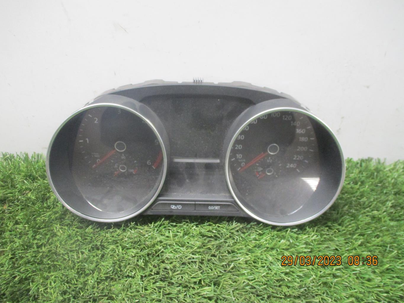 Tachimetro VOLKSWAGEN POLO 5 PHASE 2 Diésel - 1