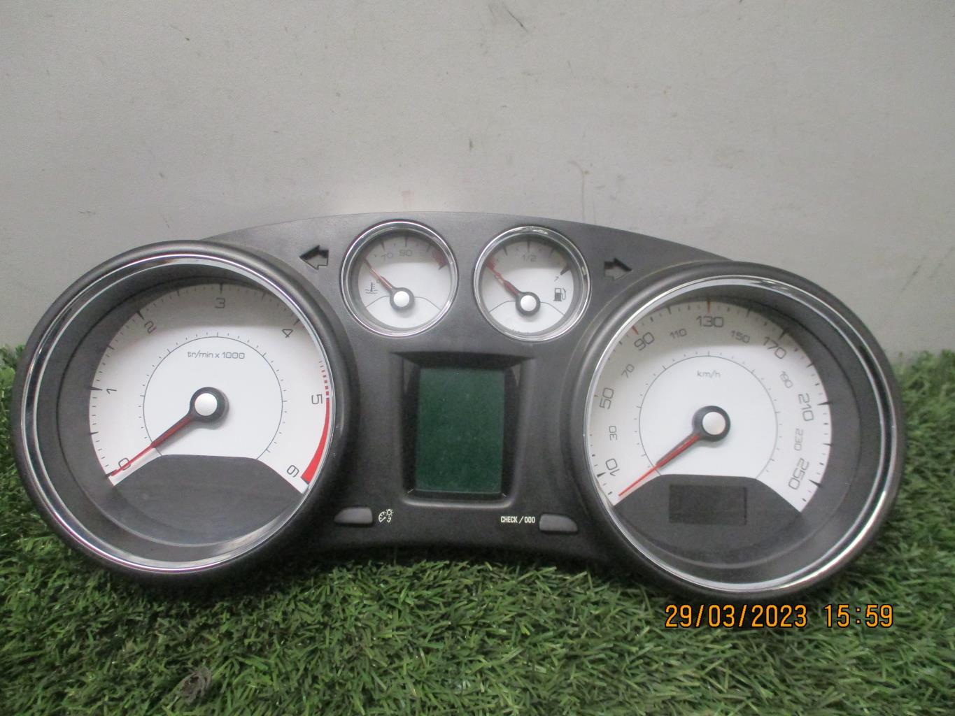 Compteur PEUGEOT 308 1 PHASE 1 CABRIOLET Diesel - 1