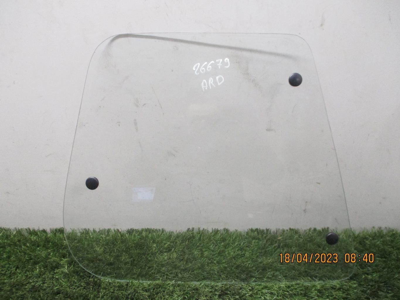 Vitre arriere droit BELLIER XLD502  - 1