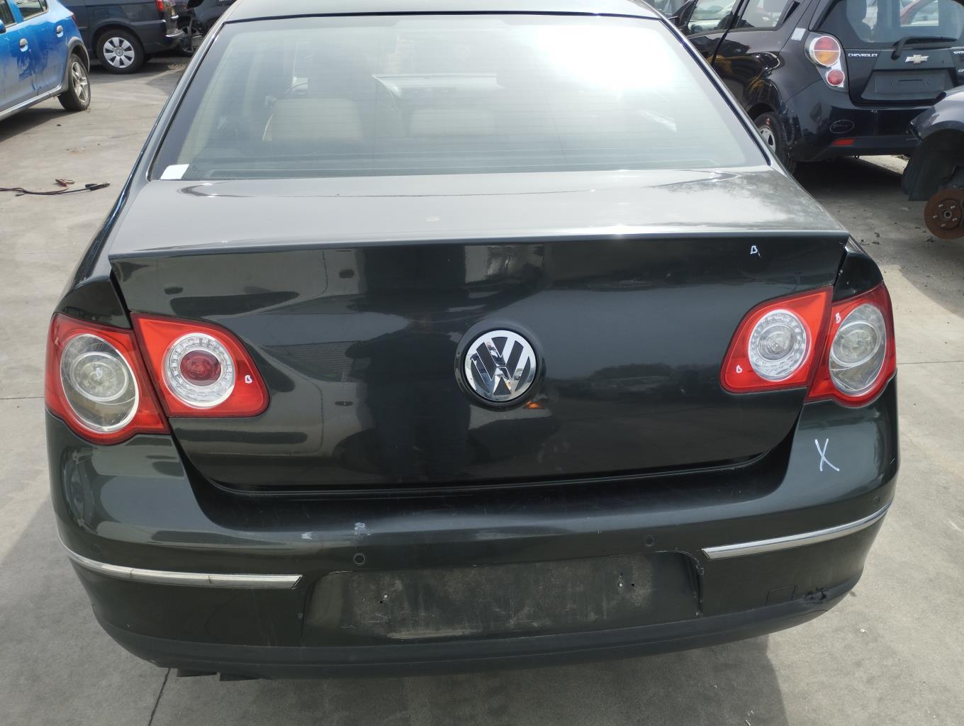 Portabagagli/Portellone posteriore VOLKSWAGEN PASSAT 5 Diésel - 1