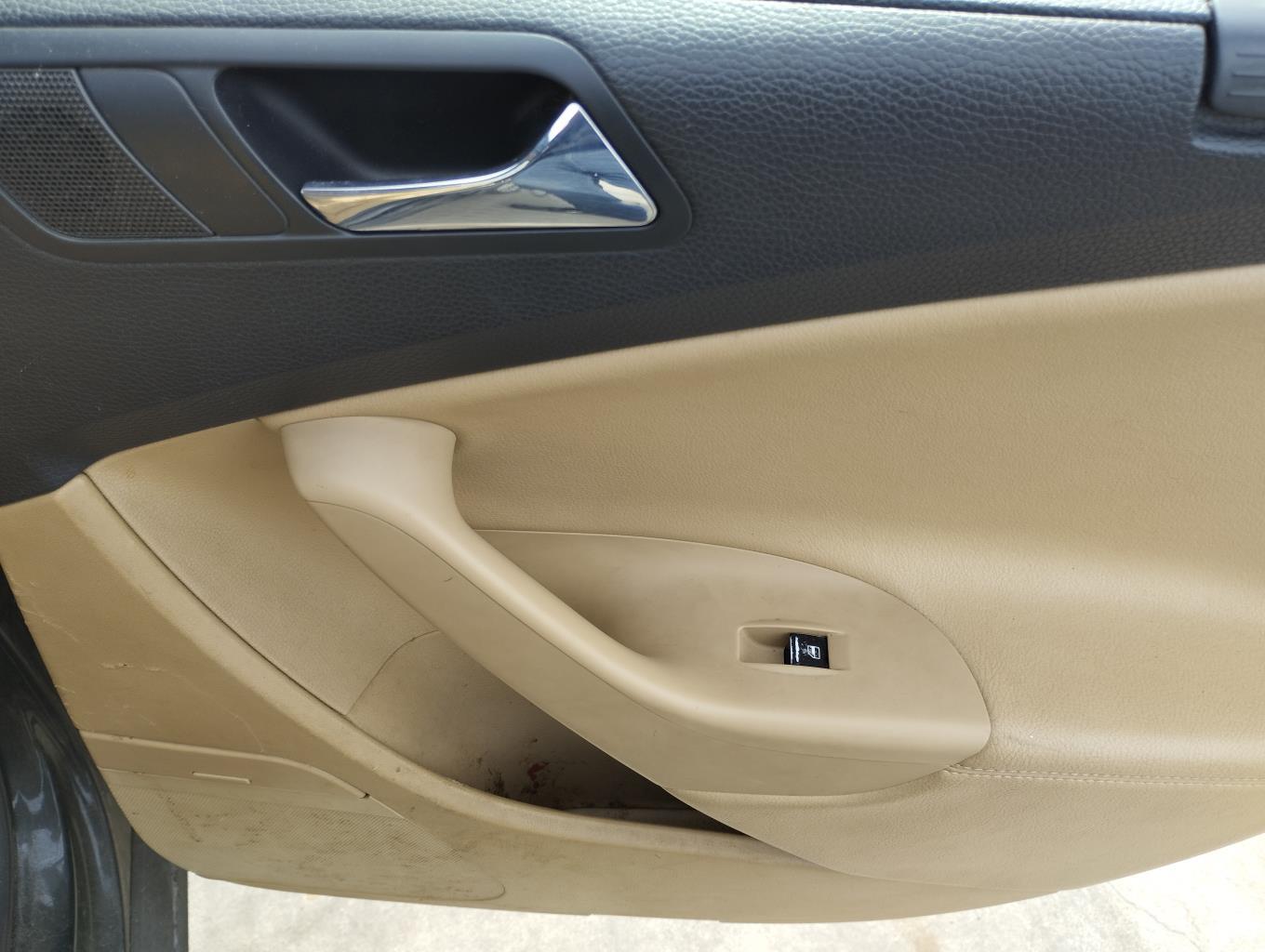 Maniglia interna posteriore destra VOLKSWAGEN PASSAT 5 Diésel - 1
