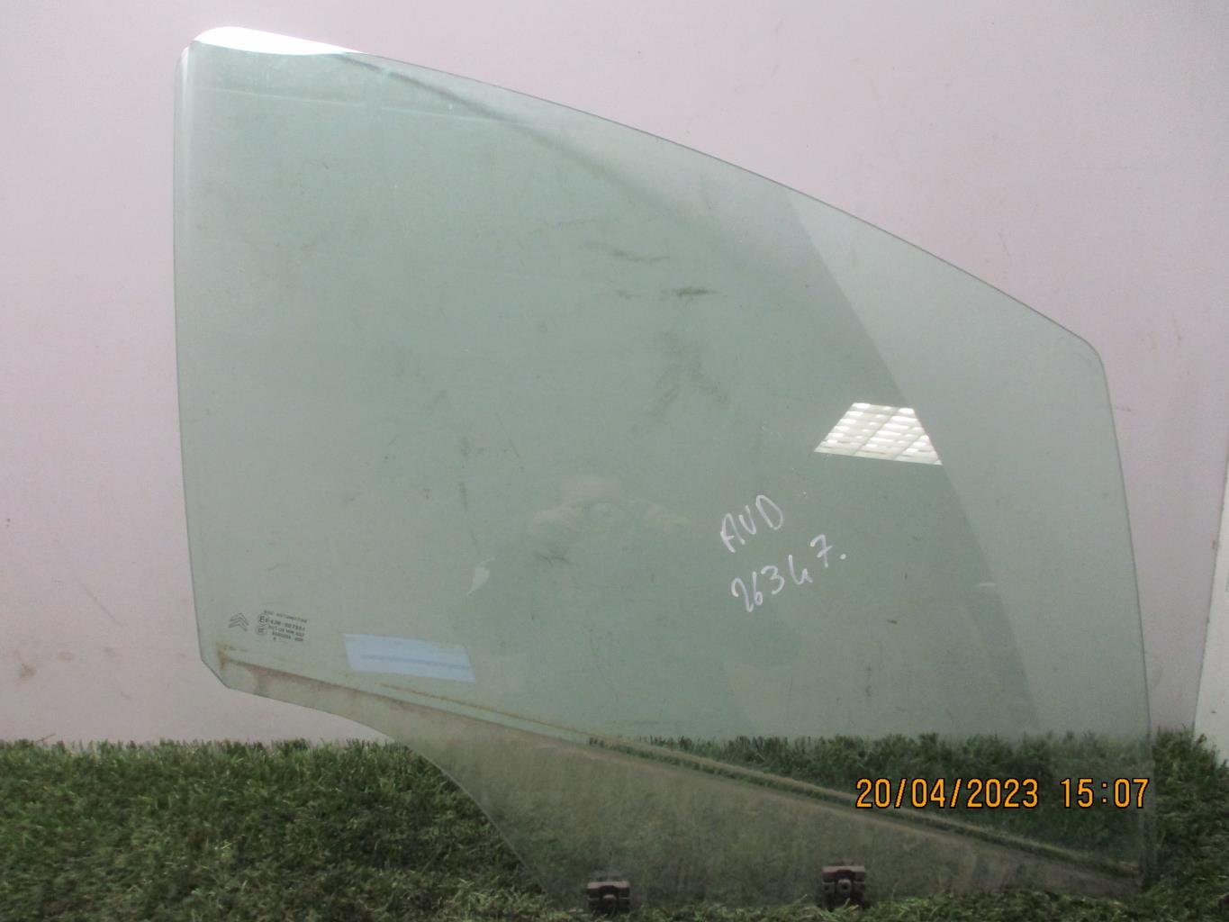 Vitre avant droit CITROEN C3 2 PHASE 2 Diesel - 1