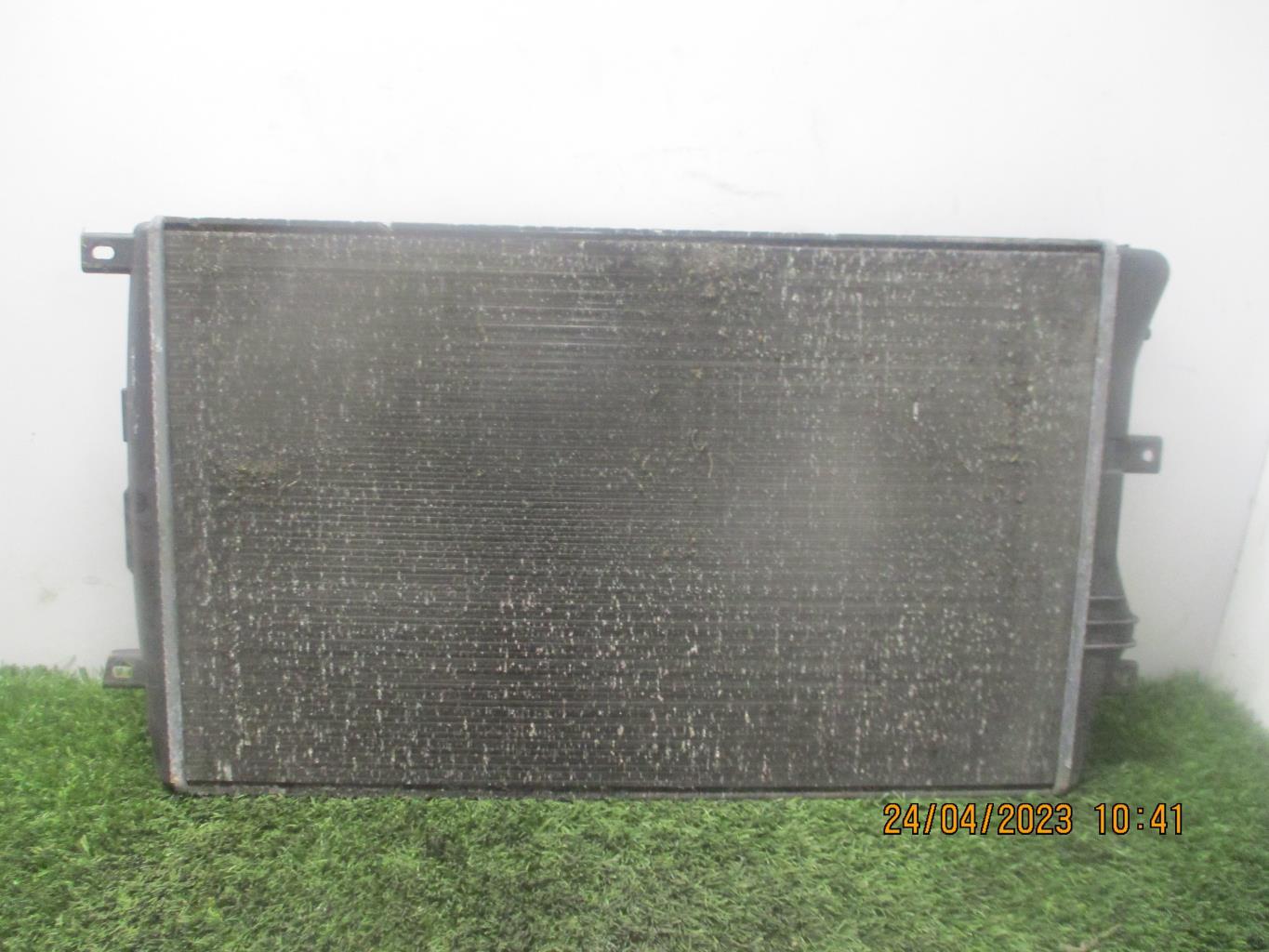 Radiateur eau VOLKSWAGEN GOLF 5 Diesel - 1