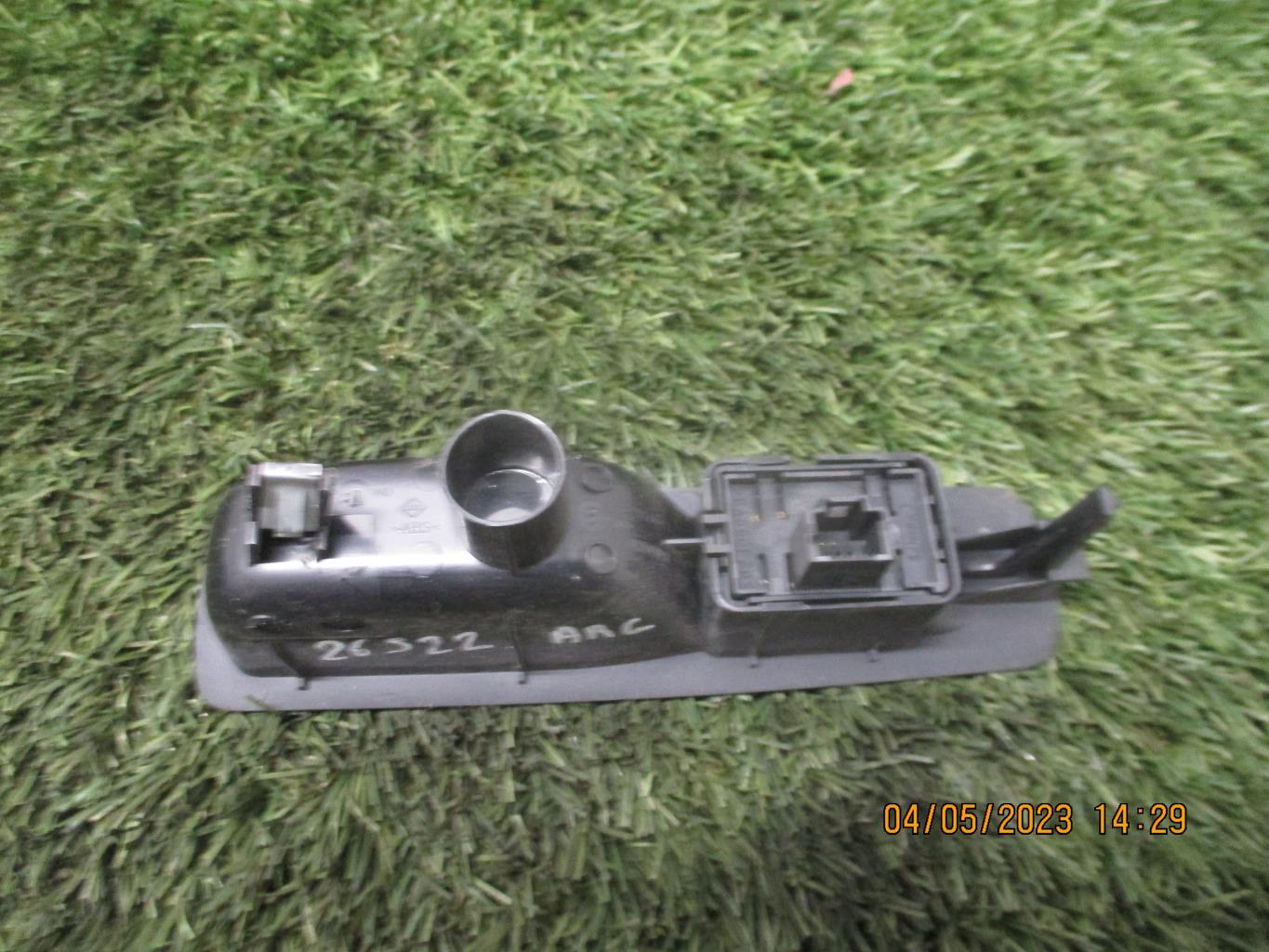 Interruttore lavacristalli posteriore sinistro RENAULT LAGUNA 3 PHASE 2 BREAK Diésel - 1